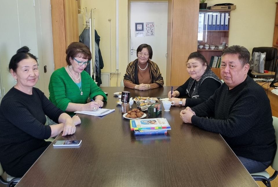 В Якутском филиале состоялась встреча с разработчиками учебников по энецкому языку
