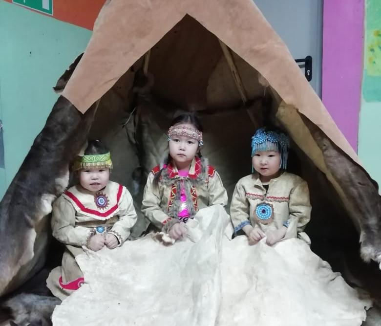 19 октября 2022 года в Якутске прошел круглый стол  «Дошкольное образование детей коренных малочисленных народов Севера: погружение в родной язык и культуру»